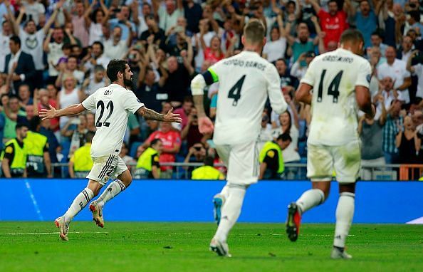 Real Madrid v AS Roma - UEFA Champions League Group G